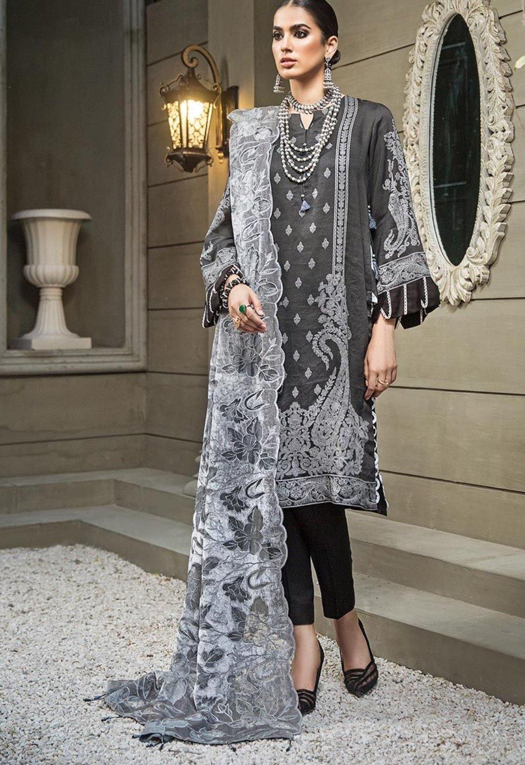 img_gul_ahmed_lacquer_Velvet_awwal_boutique