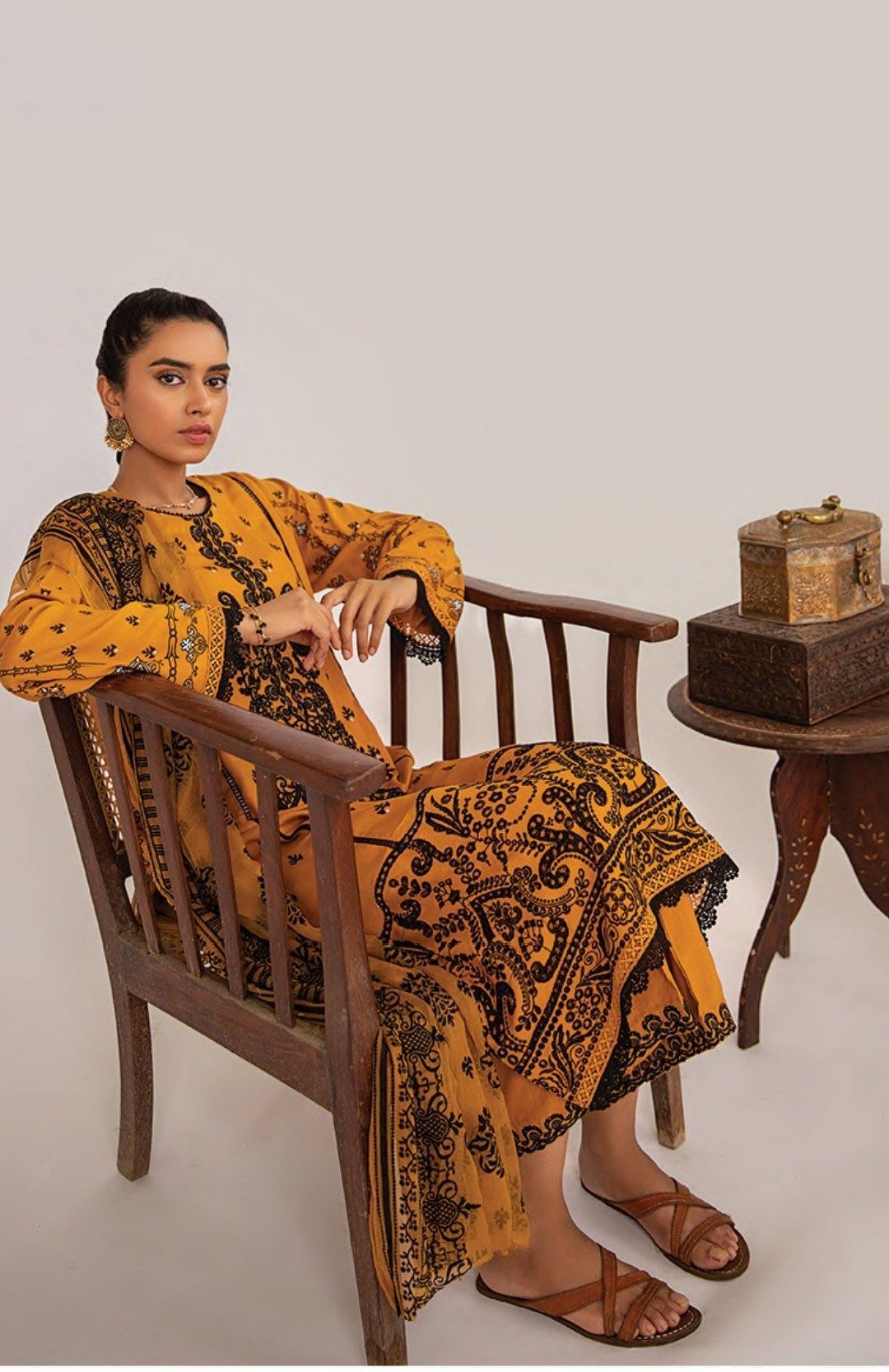 img_qalamkar_q_line_linen_awwal_boutique