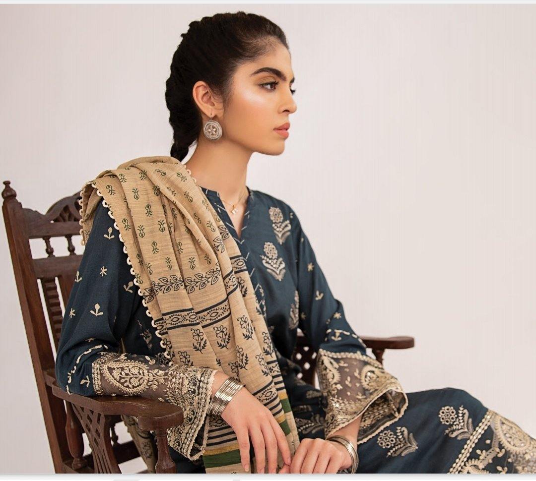 img_qalamkar_q_line_linen_awwal_boutique