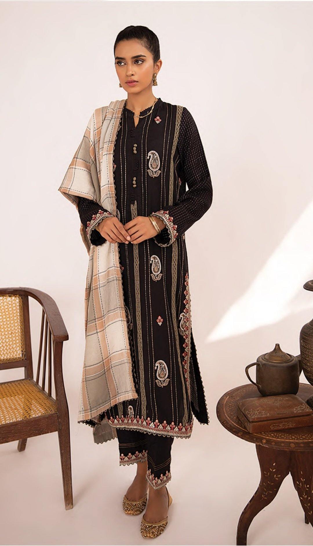 img_qalamkar_q_line_linen_awwal_boutique