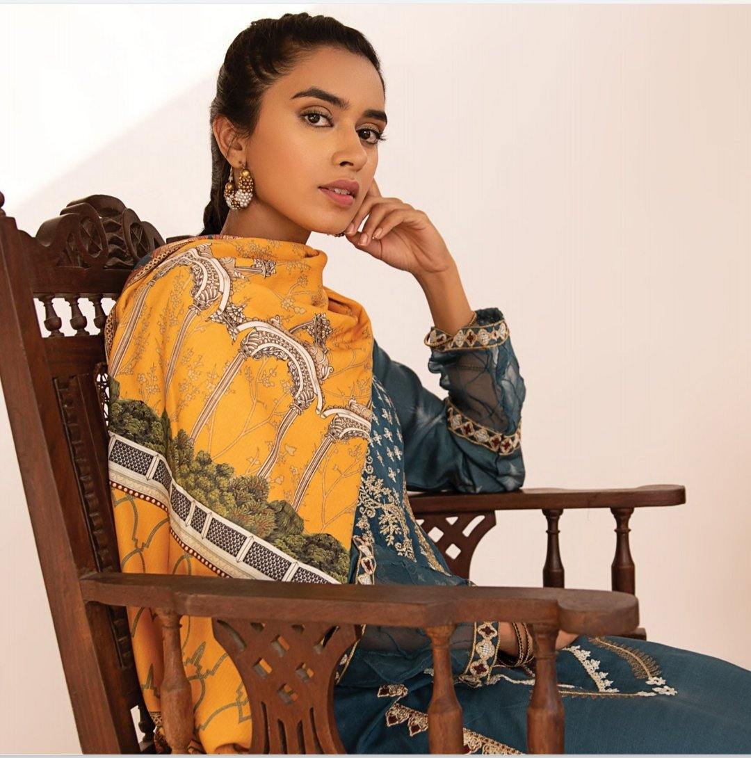 img_qalamkar_q_line_linen_awwal_boutique