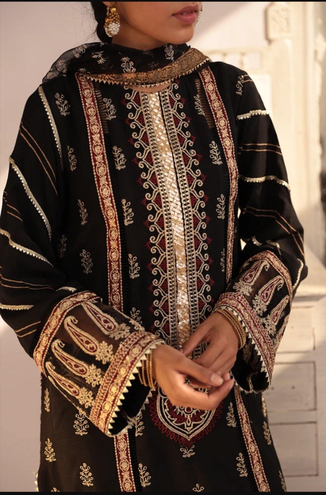 img_qalamkar_q_line_linen_awwal_boutique