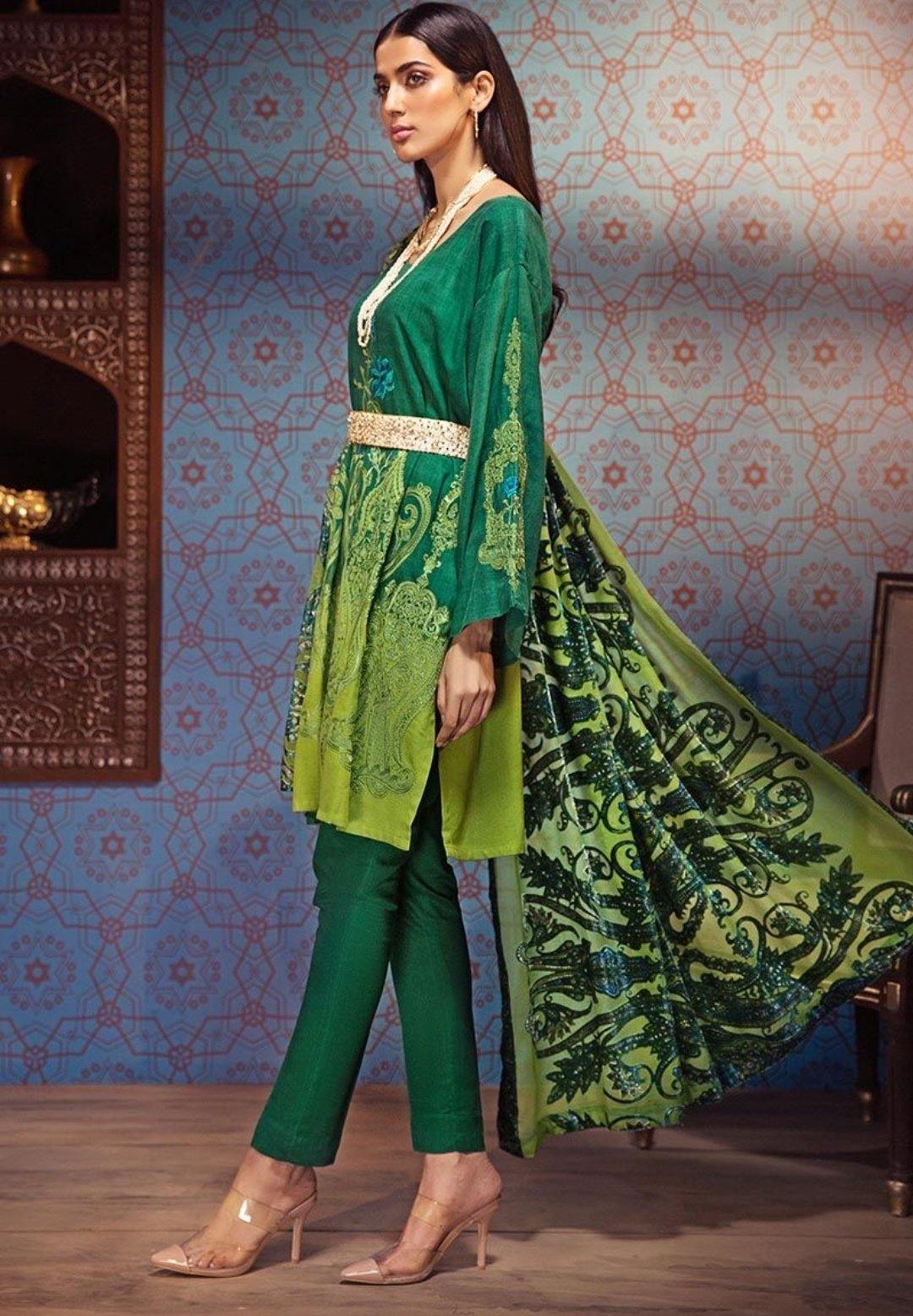 img_gul_ahmed_lacquer_Velvet_awwal_boutique