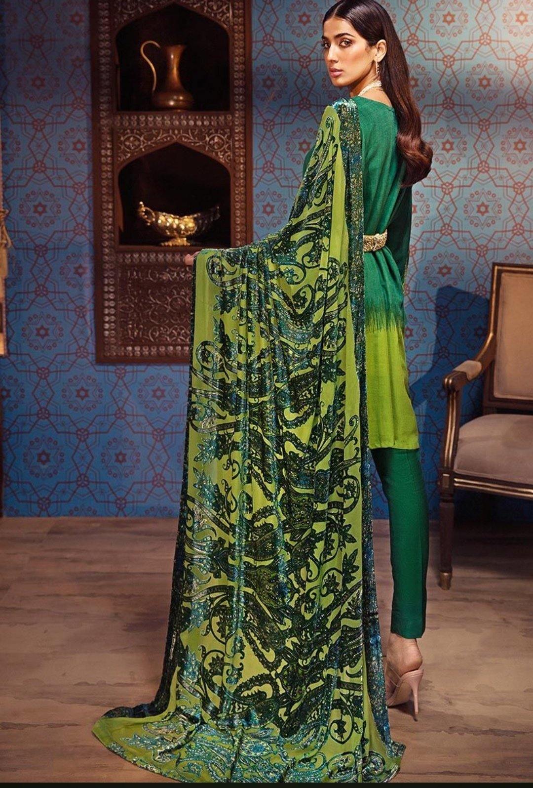 img_gul_ahmed_lacquer_Velvet_awwal_boutique