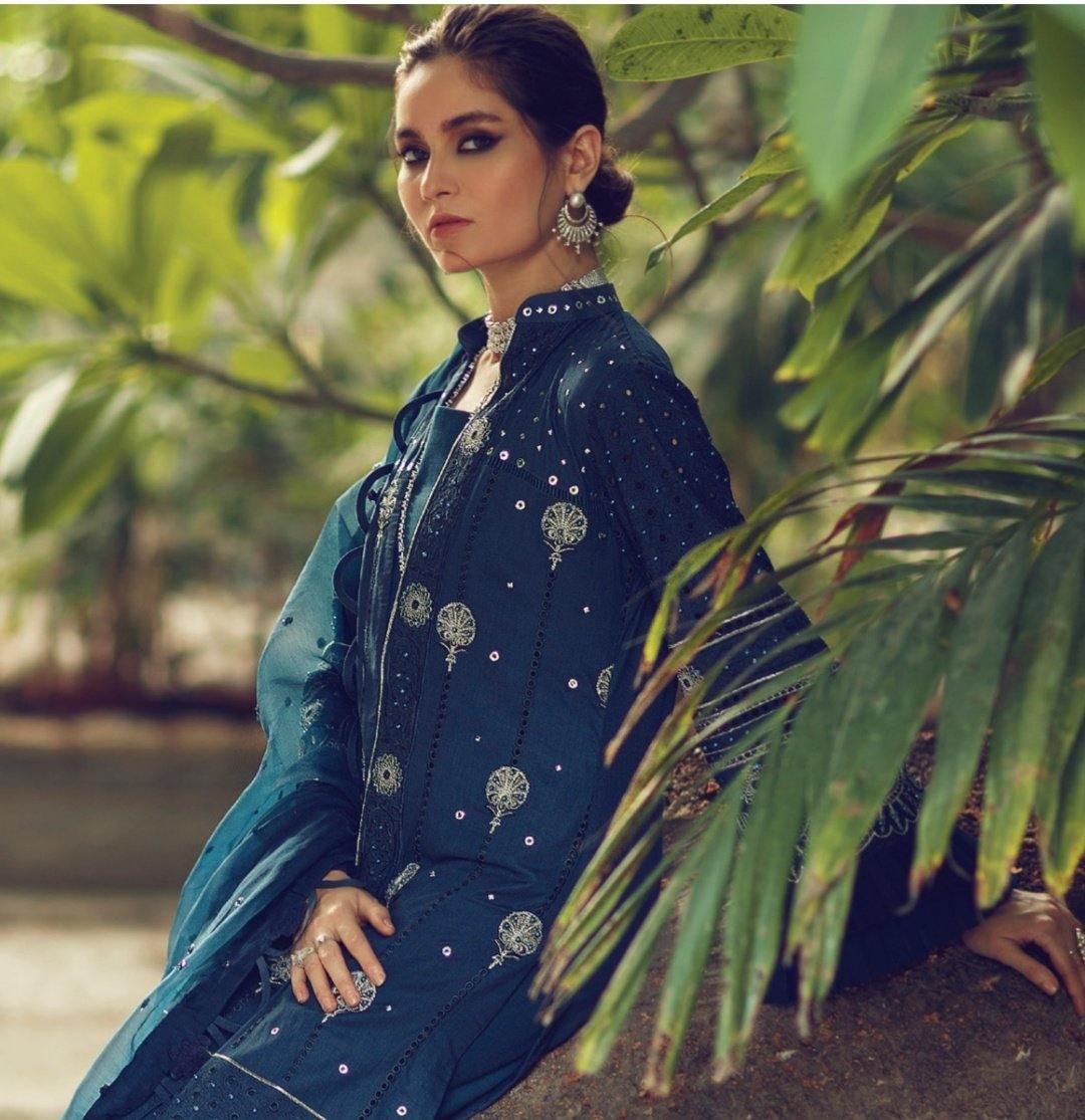 img_rouche_chikankari_lawn_2020_awwal_boutique