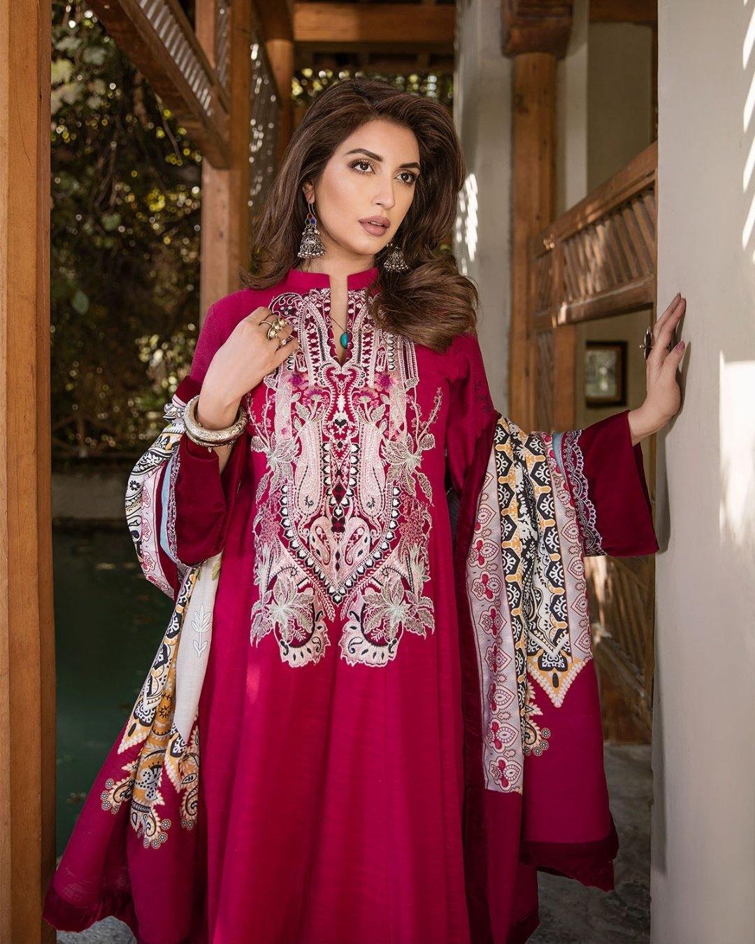 img_saira_rizwan_ittehad_winter_collection_awwal_boutique