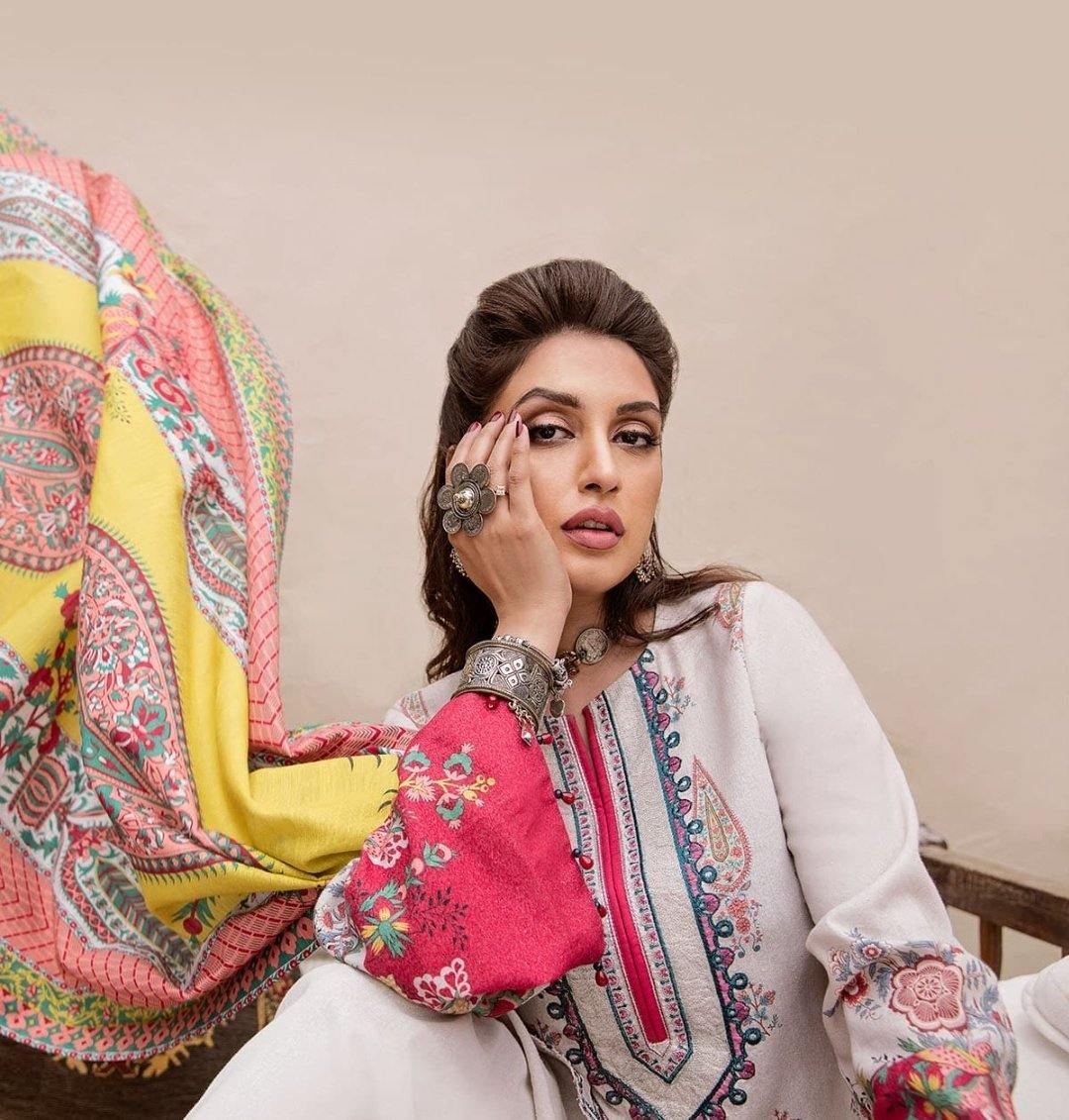 img_saira_rizwan_ittehad_winter_collection_awwal_boutique