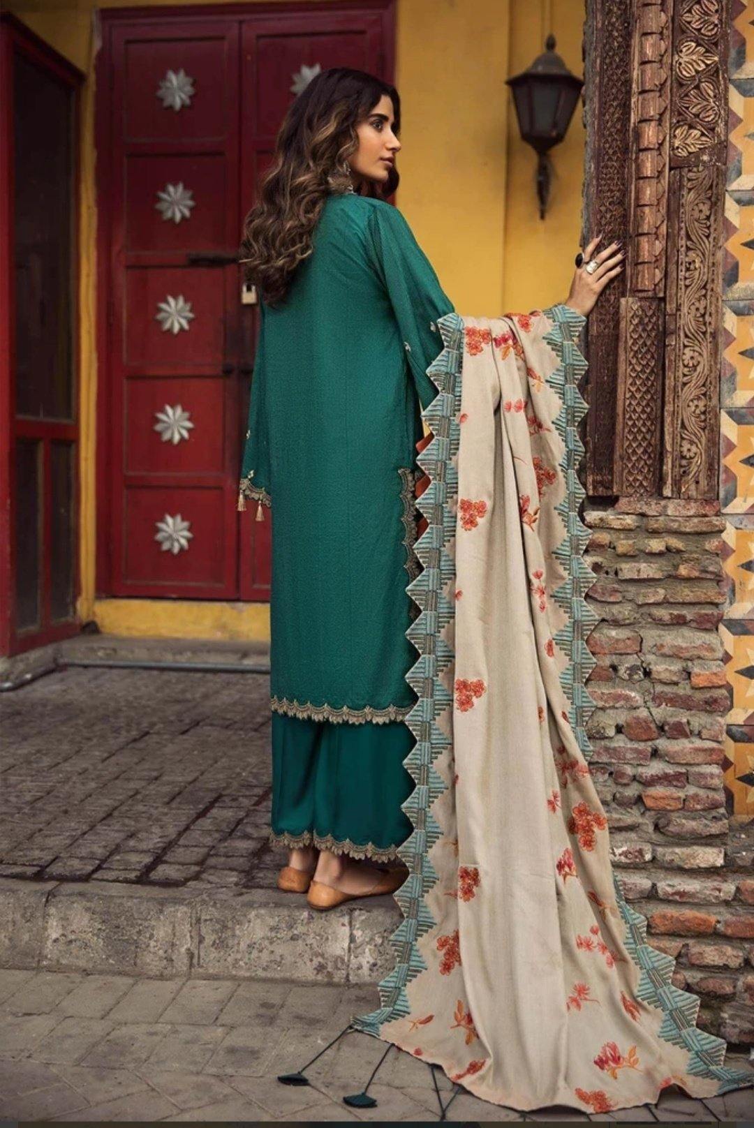 img_charizma_masakali_signature_winter_collection_awwal_boutique