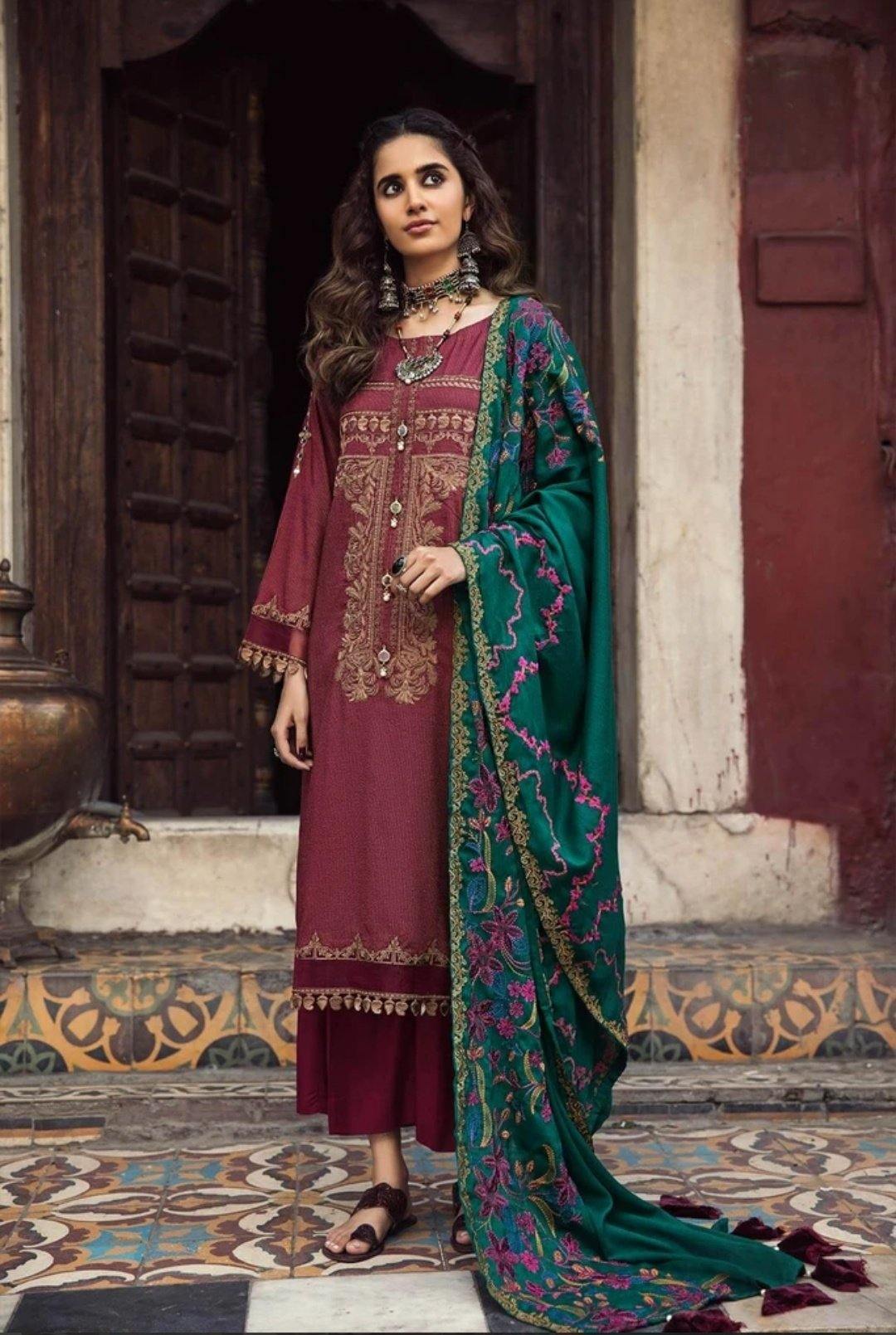 img_charizma_masakali_signature_winter_collection_awwal_boutique