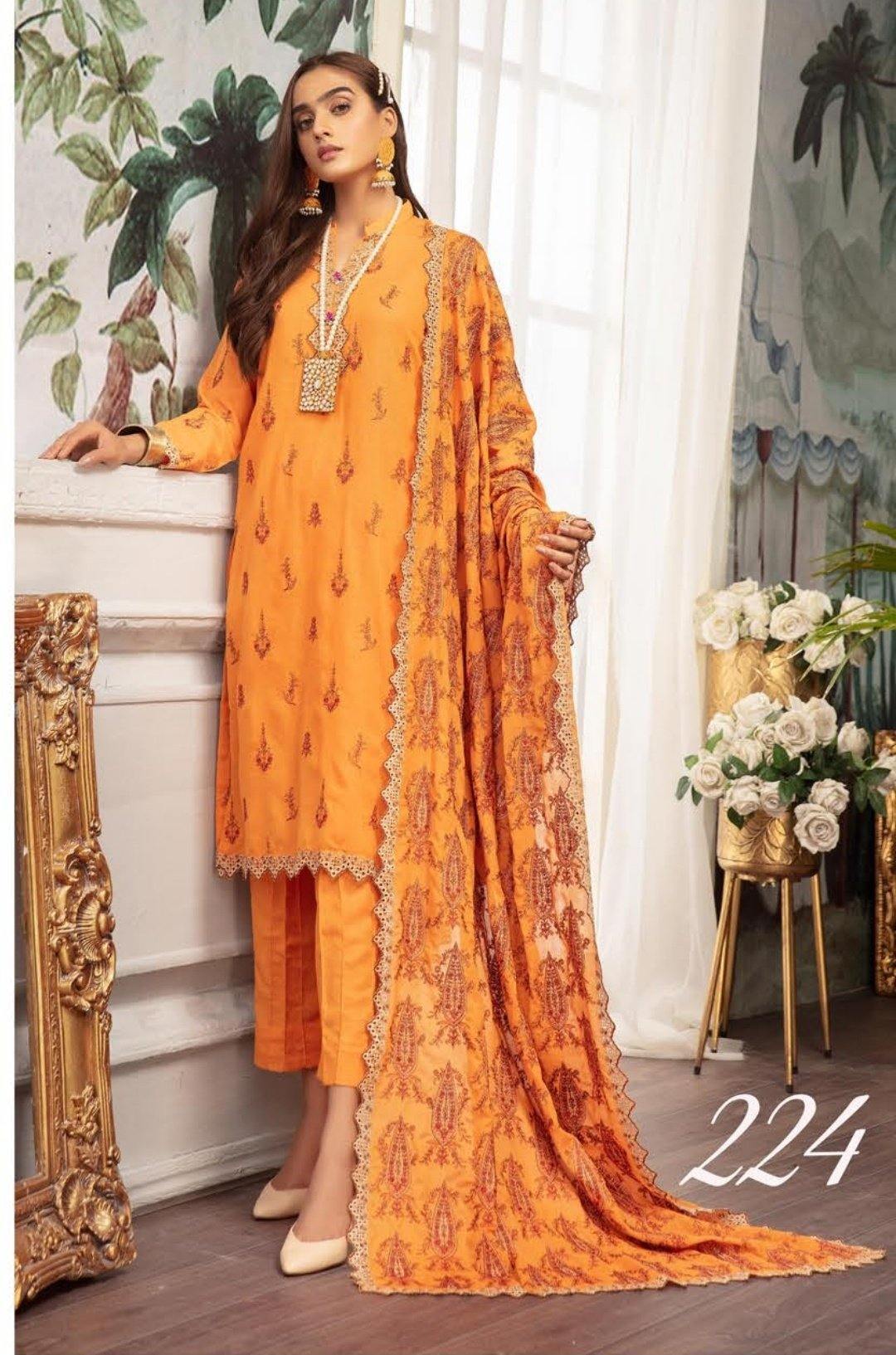 img_shaista_karandi_winter_collection_awwal_boutique