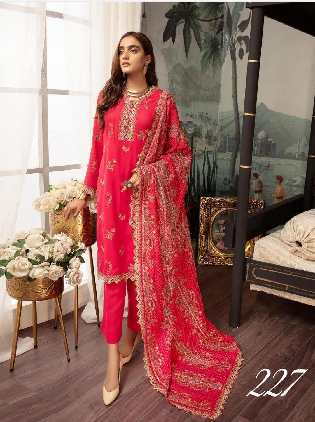 img_shaista_karandi_winter_collection_awwal_boutique