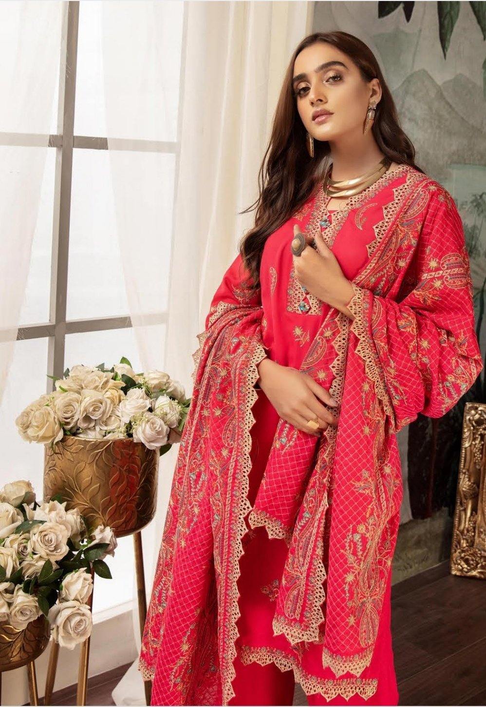 img_shaista_karandi_winter_collection_awwal_boutique