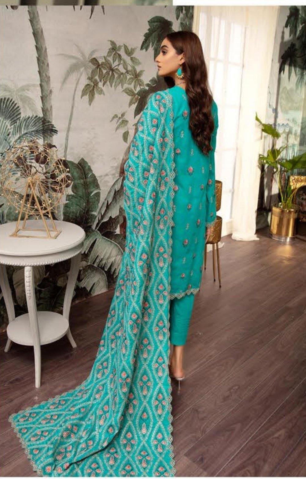 img_shaista_karandi_winter_collection_awwal_boutique