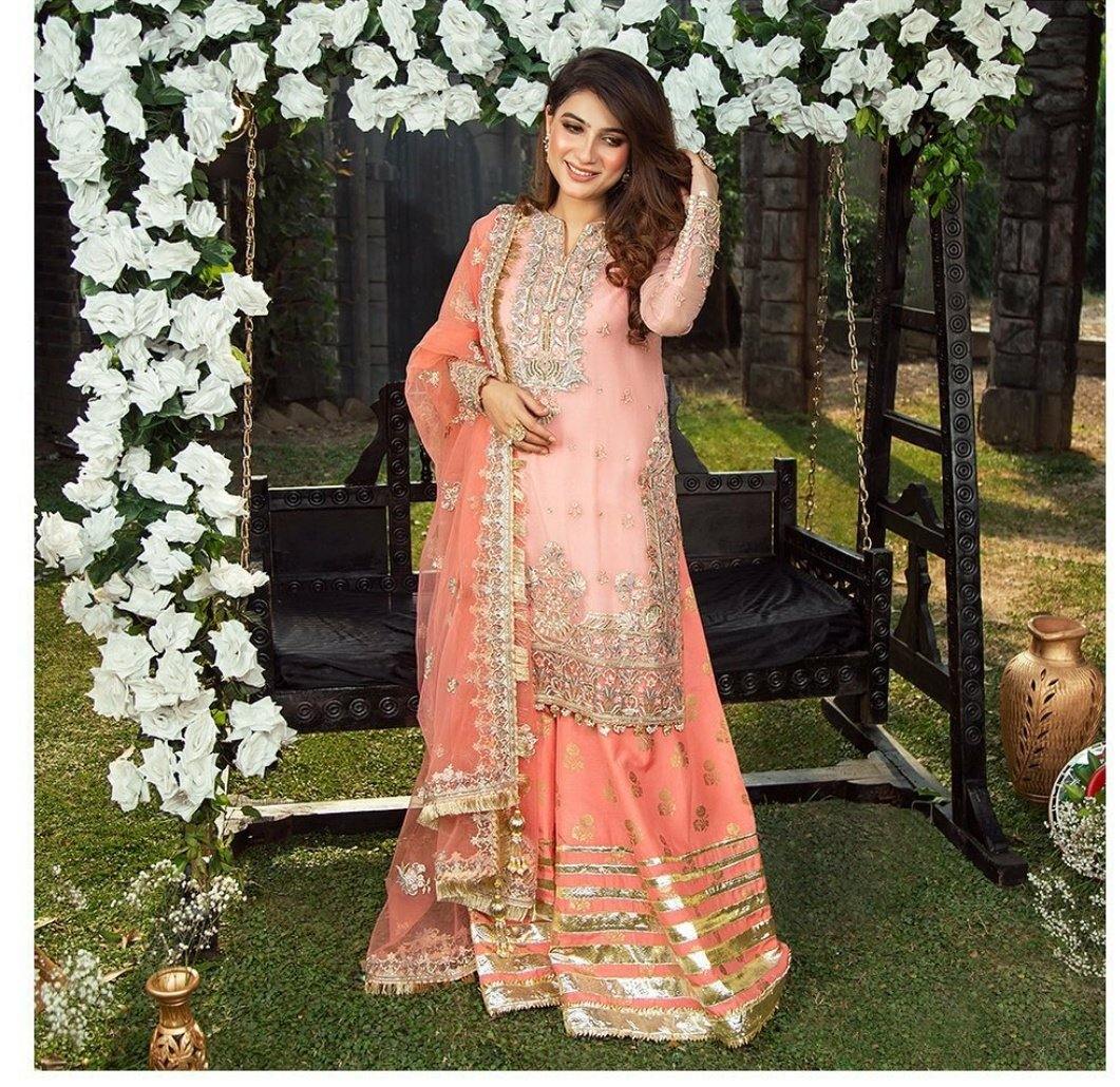 img_anaya_spotted_kamiar_rokni_fashionista_awwal_boutique