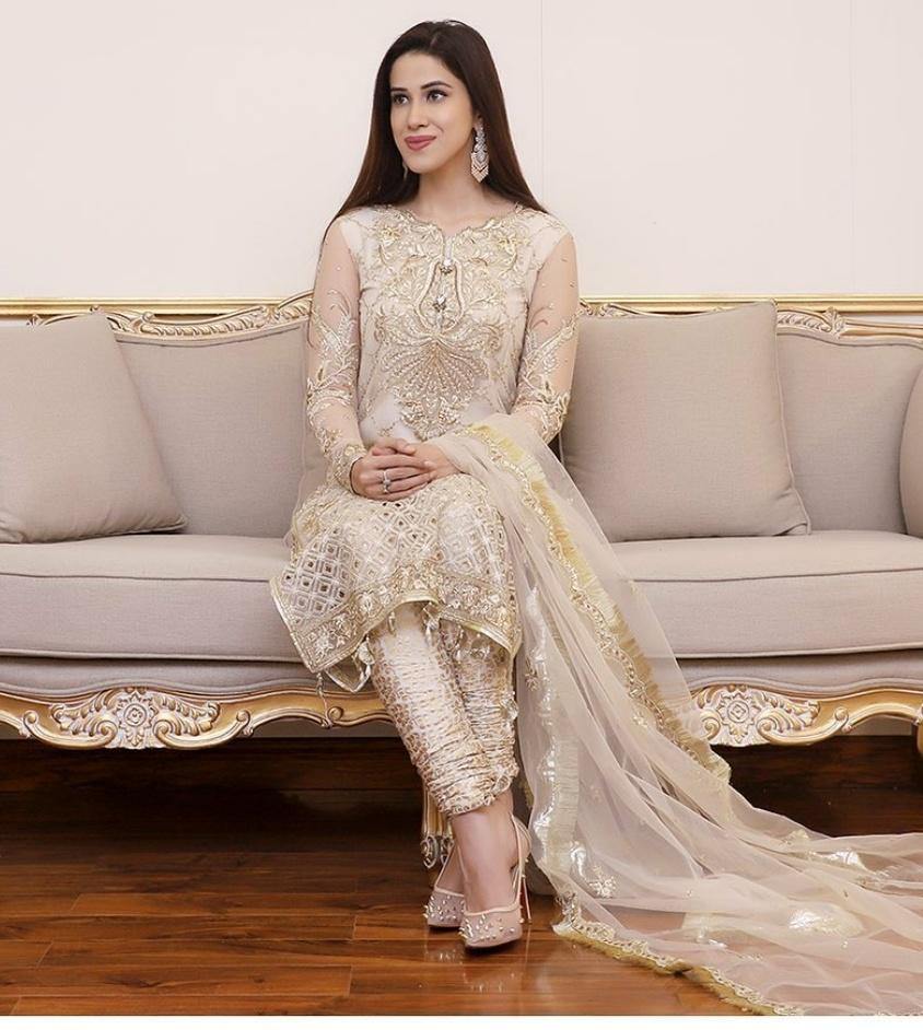 img_anaya_spotted_kamiar_rokni_fashionista_awwal_boutique