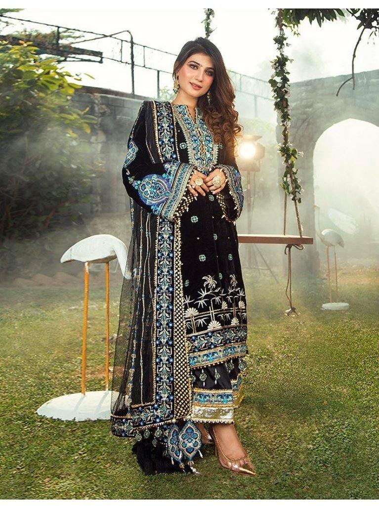 img_anaya_spotted_kamiar_rokni_fashionista_awwal_boutique