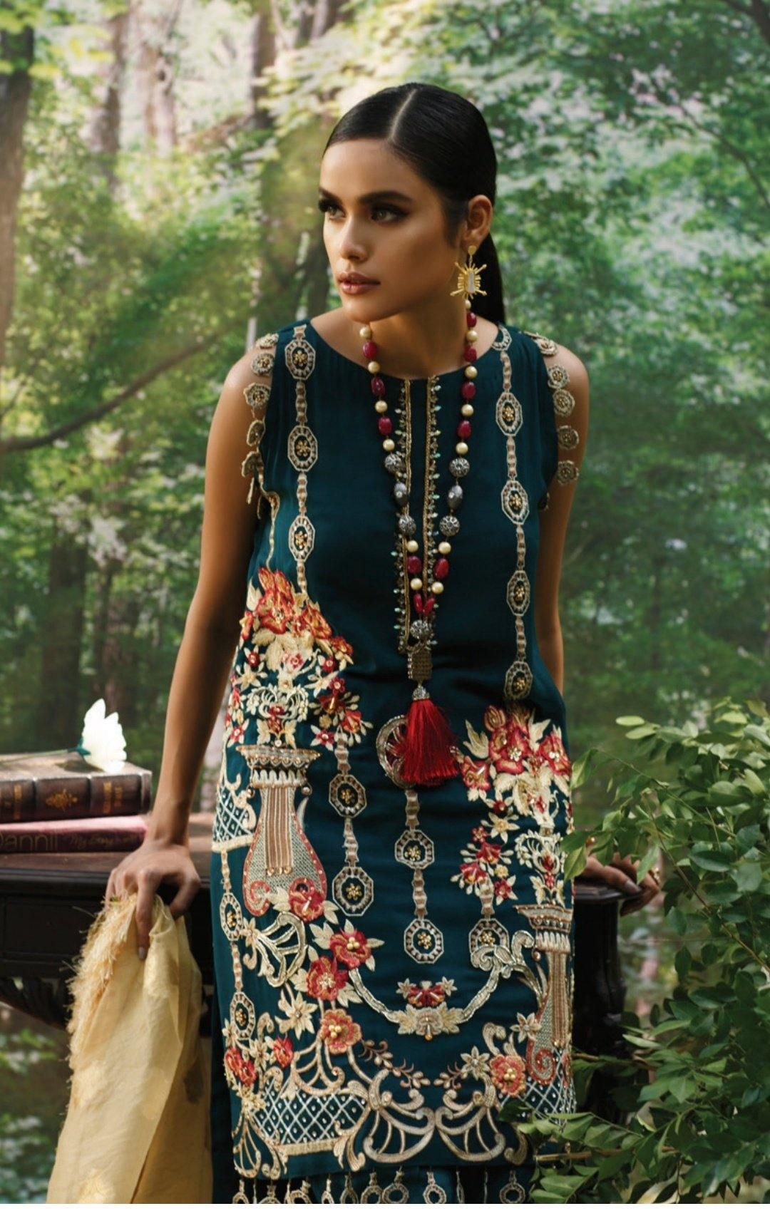 img_azalea_luxury_formals_awwal_boutique