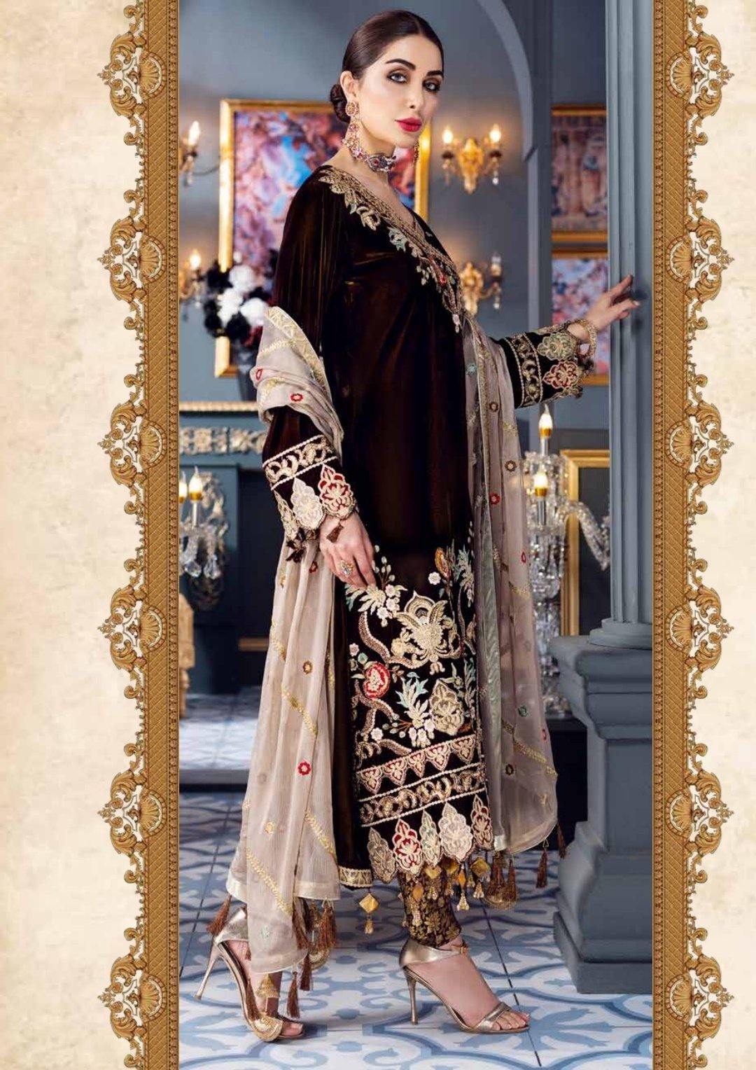 img_emaan_adeel_velvet_collection_awwal_boutique