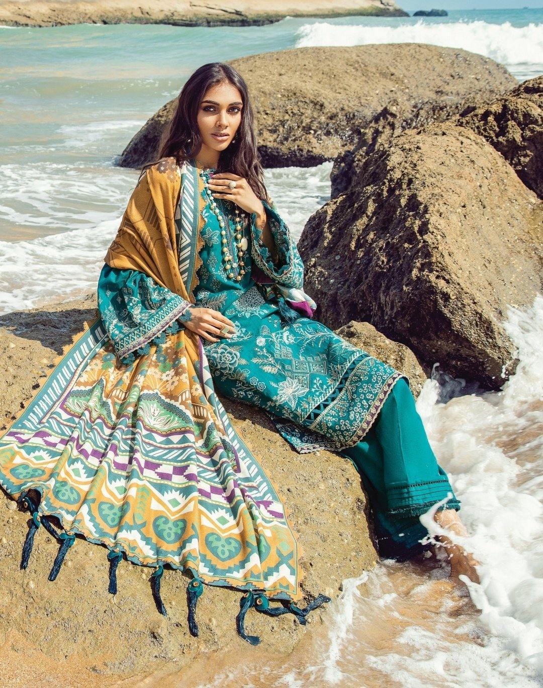 img_baroque_khaddar_winter_collection_2020_awwal_boutique