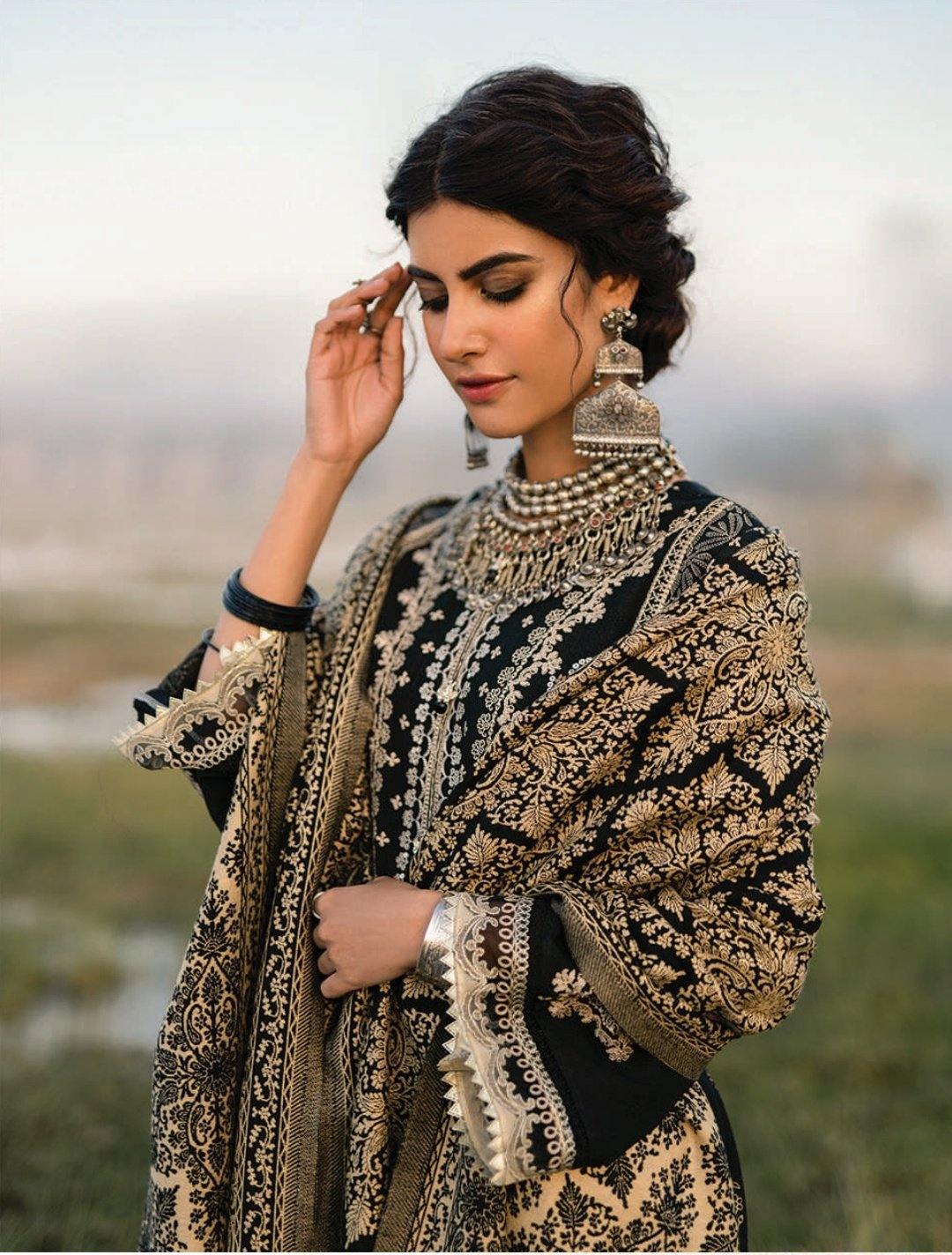 img_qalamkar_luxury_shawl_collection_awwal_boutique