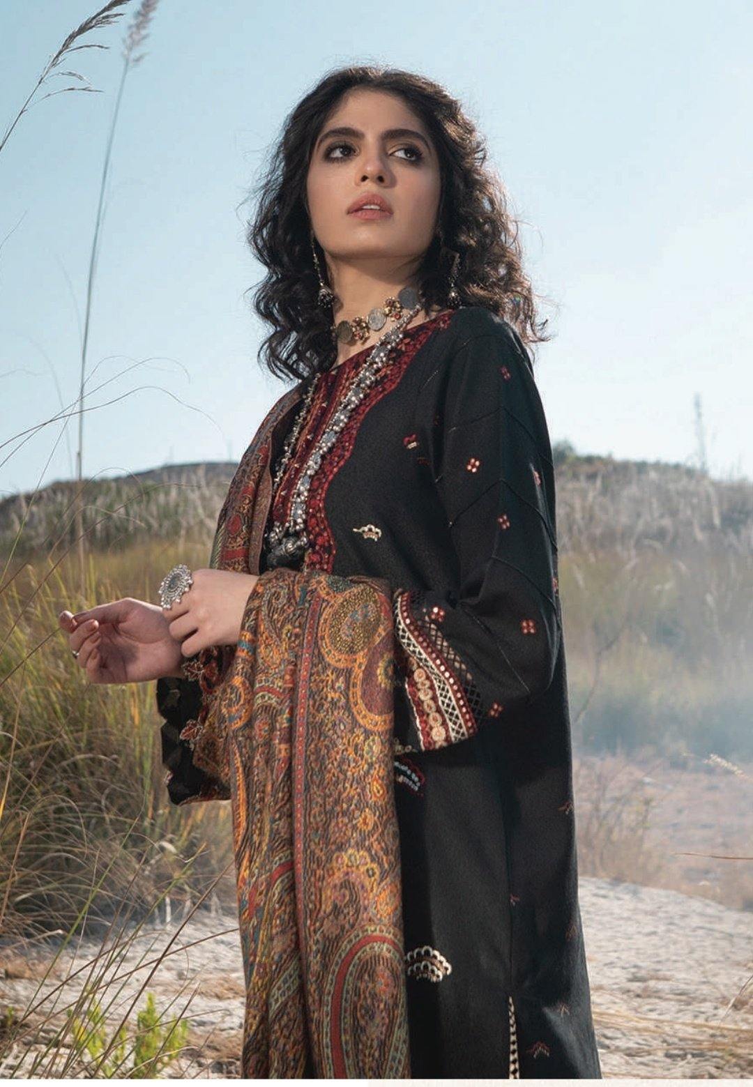 img_qalamkar_luxury_shawl_collection_awwal_boutique