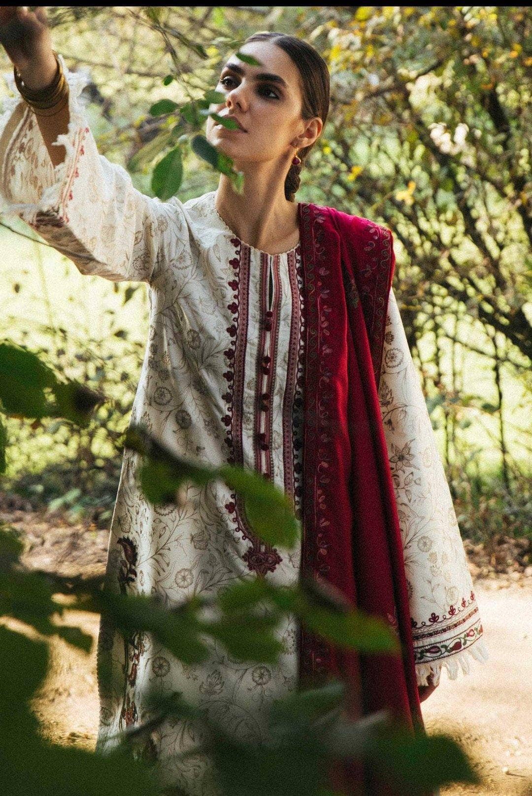 img_zara_shahjahan_winter_shawl_collection_awwal_boutique