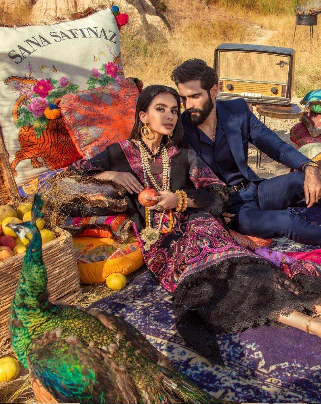 img_sana_safinaz_winter_shawl_2020_awwal_boutique