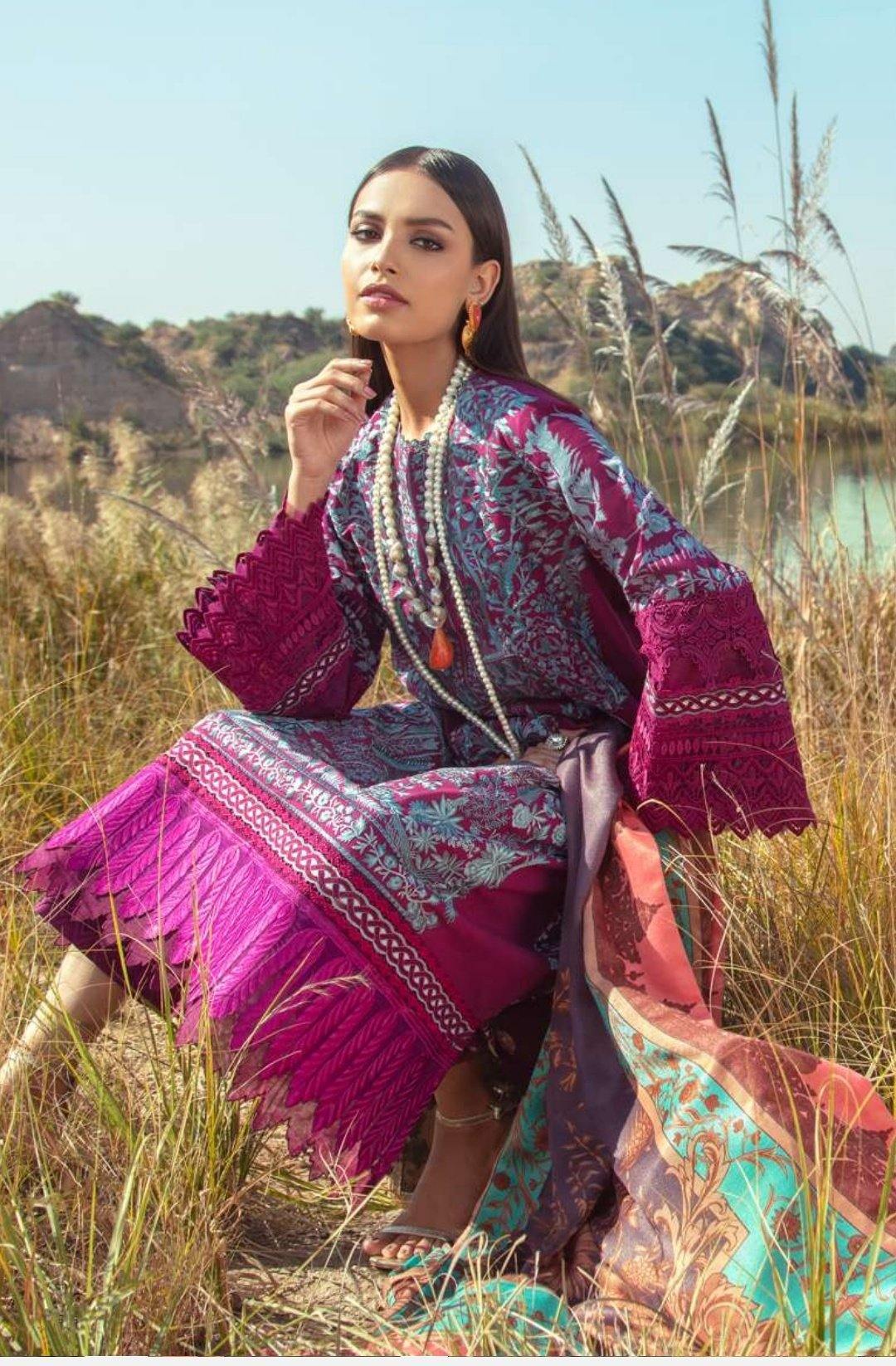 img_sana_safinaz_winter_shawl_2020_awwal_boutique