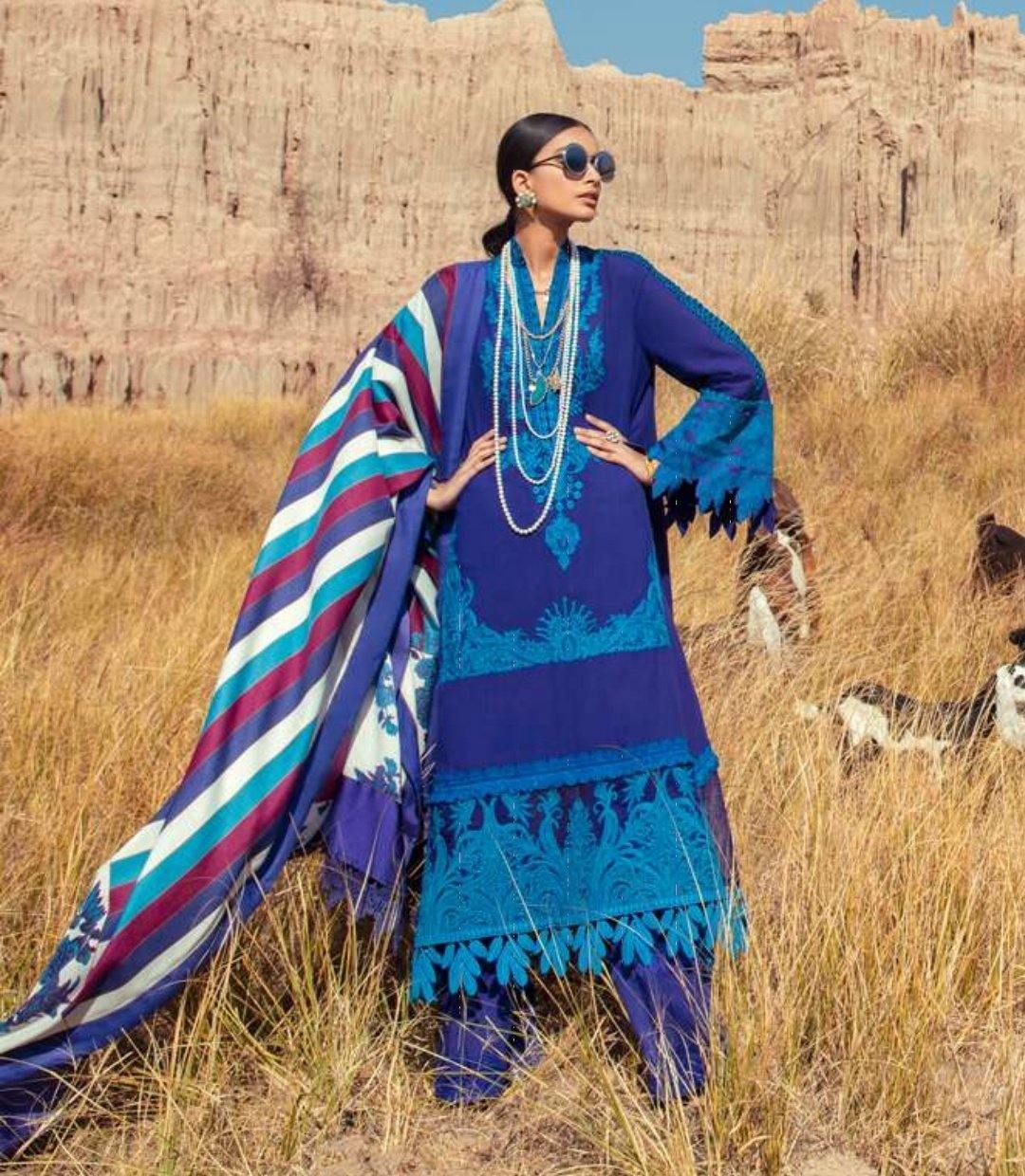 img_sana_safinaz_winter_shawl_2020_awwal_boutique