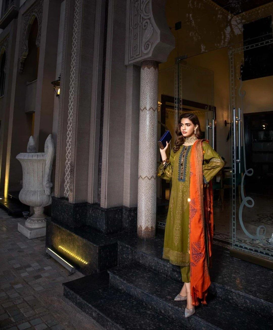 Charizma Signature - An Evening Affair/Leather Jacquard/Warm Cocoon CLJW 10 - AWWALBOUTIQUE