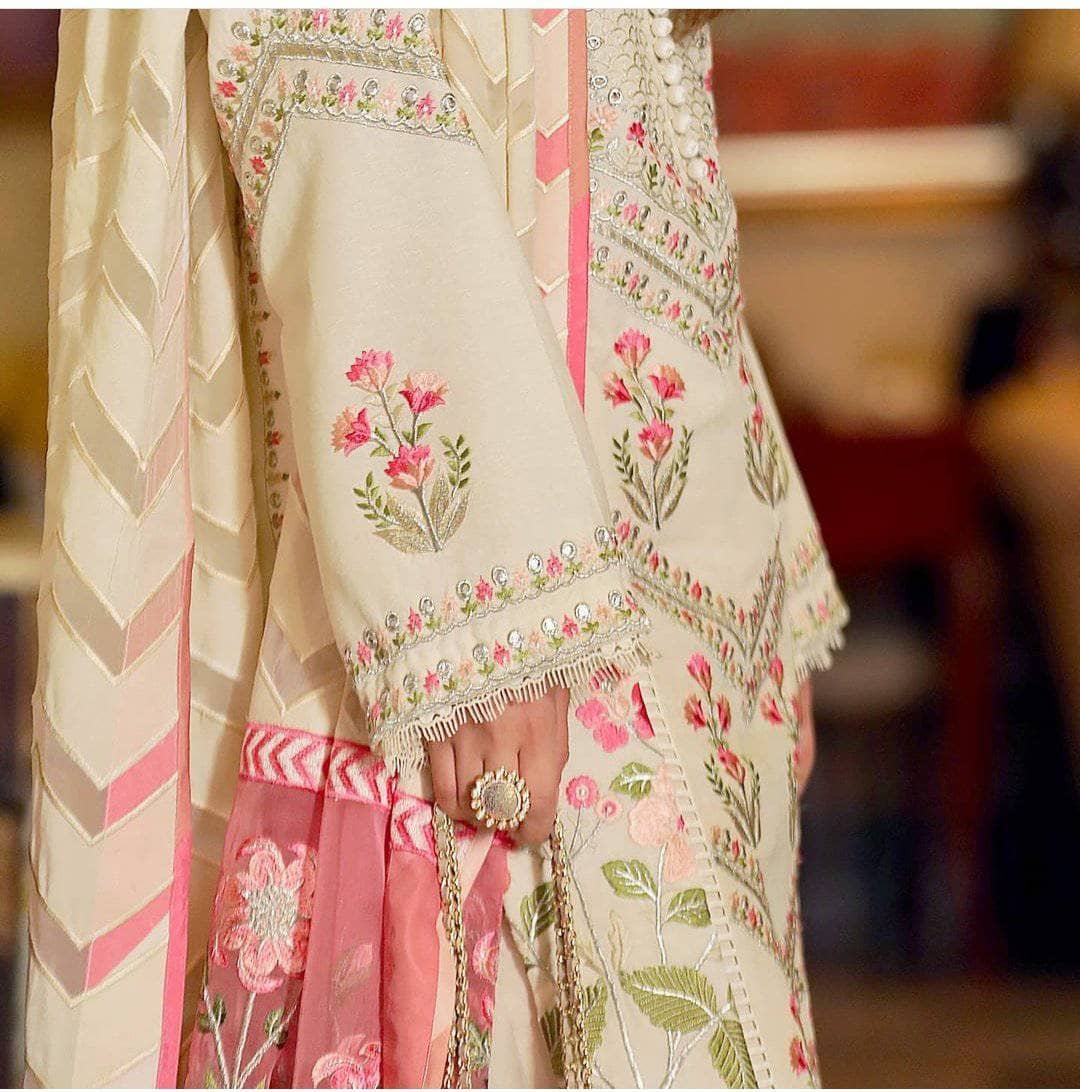 img_crimson_winter_collection_awwal_boutique