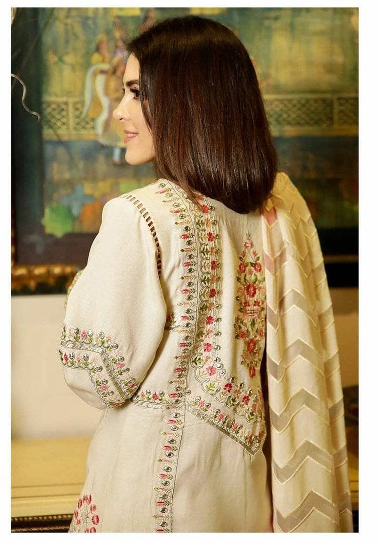 img_crimson_winter_collection_awwal_boutique