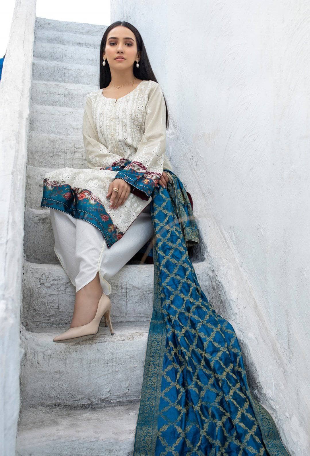 img_kalyan_chikankari_lawn_2021_awwal_boutique