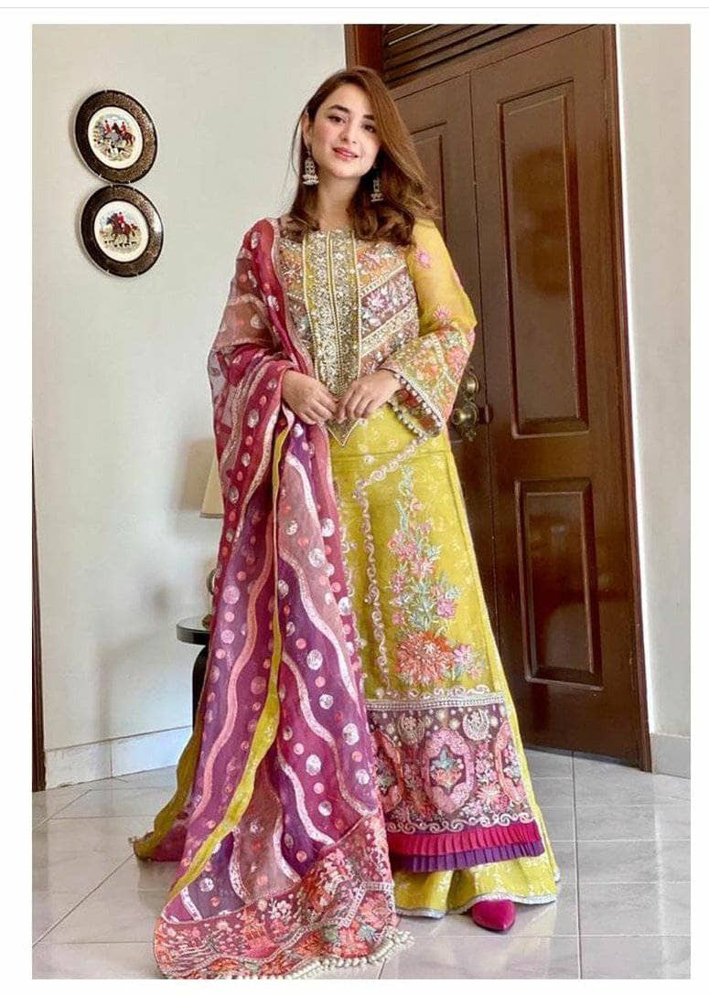 img_maryam_hussain_wedding_edition_awwal_boutique