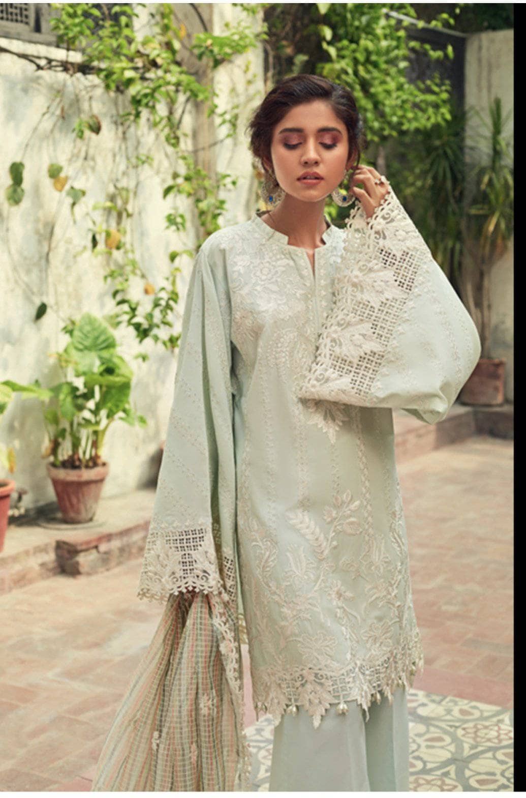 img_rungeela_dhagaa_luxury_lawn_awwal_boutique