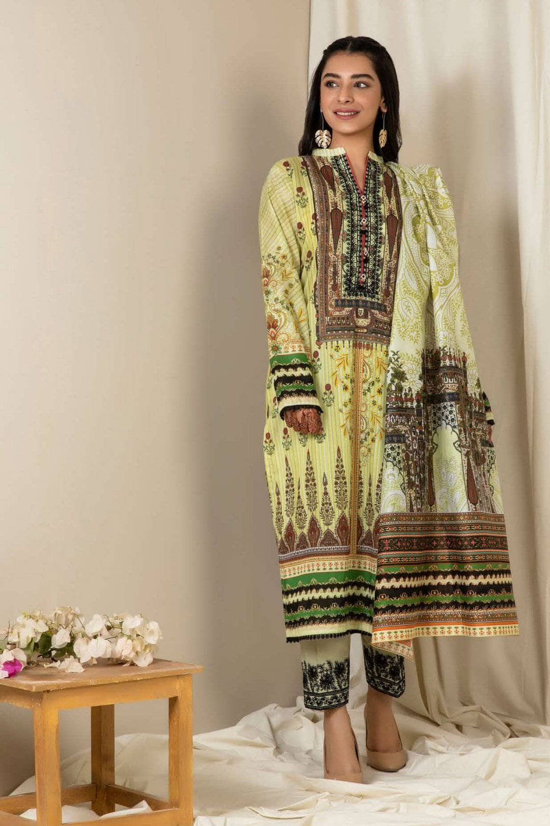 img_zellbury_lawn_2021_awwal_boutique