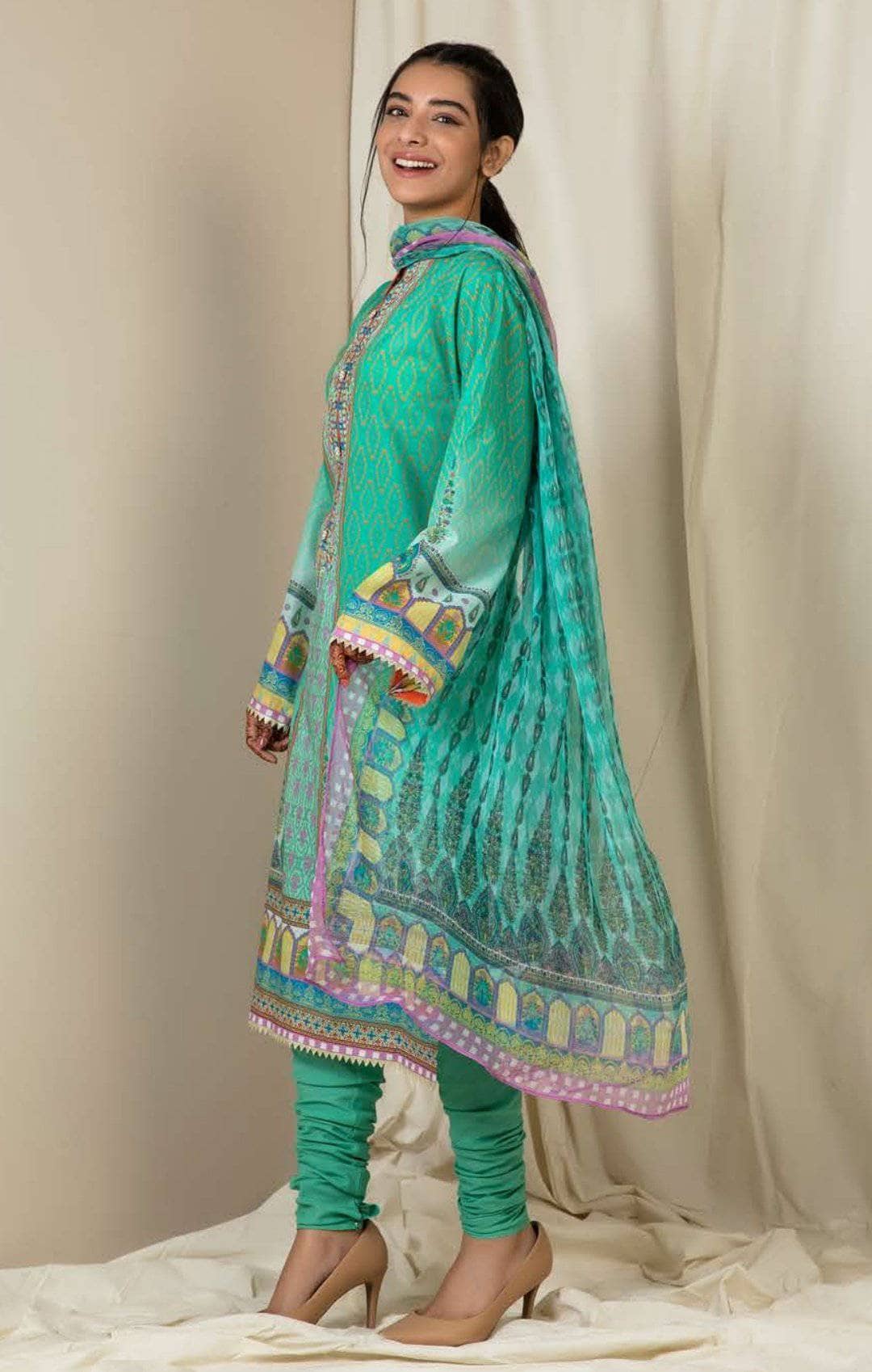 img_zellbury_lawn_2021_awwal_boutique