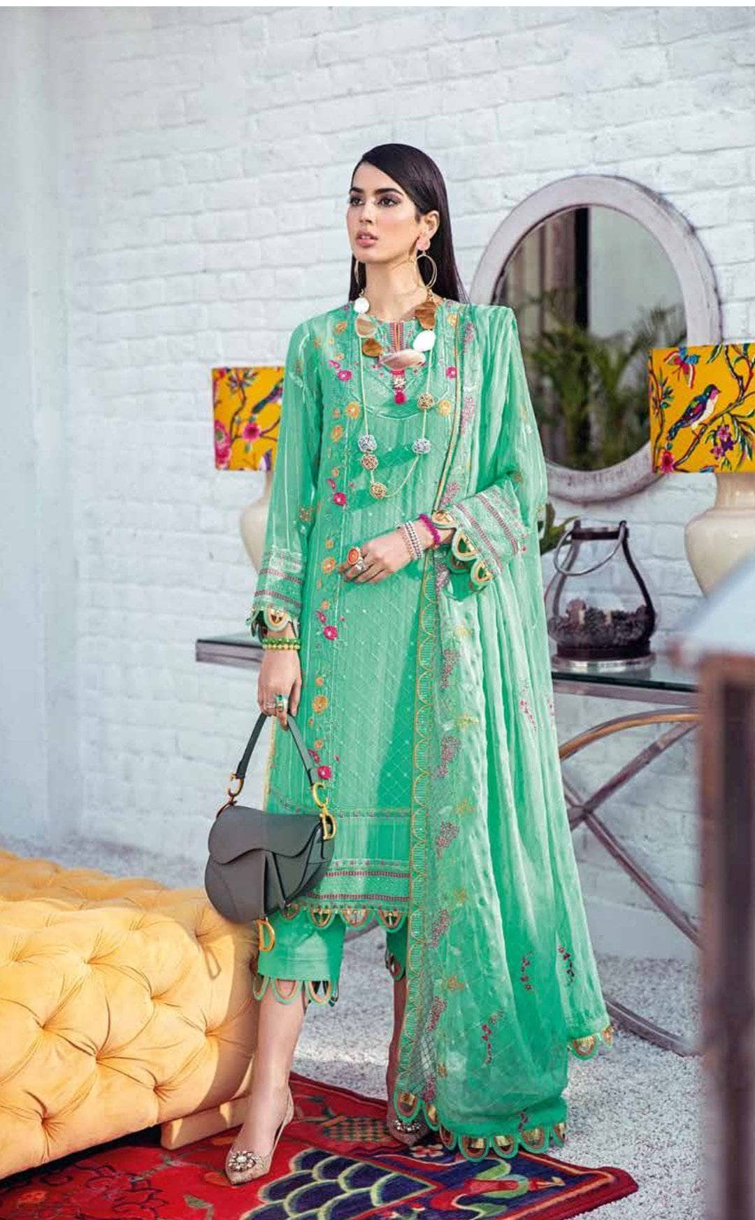 img_gul_ahmed_luxury_collection_2021_awwal_boutique