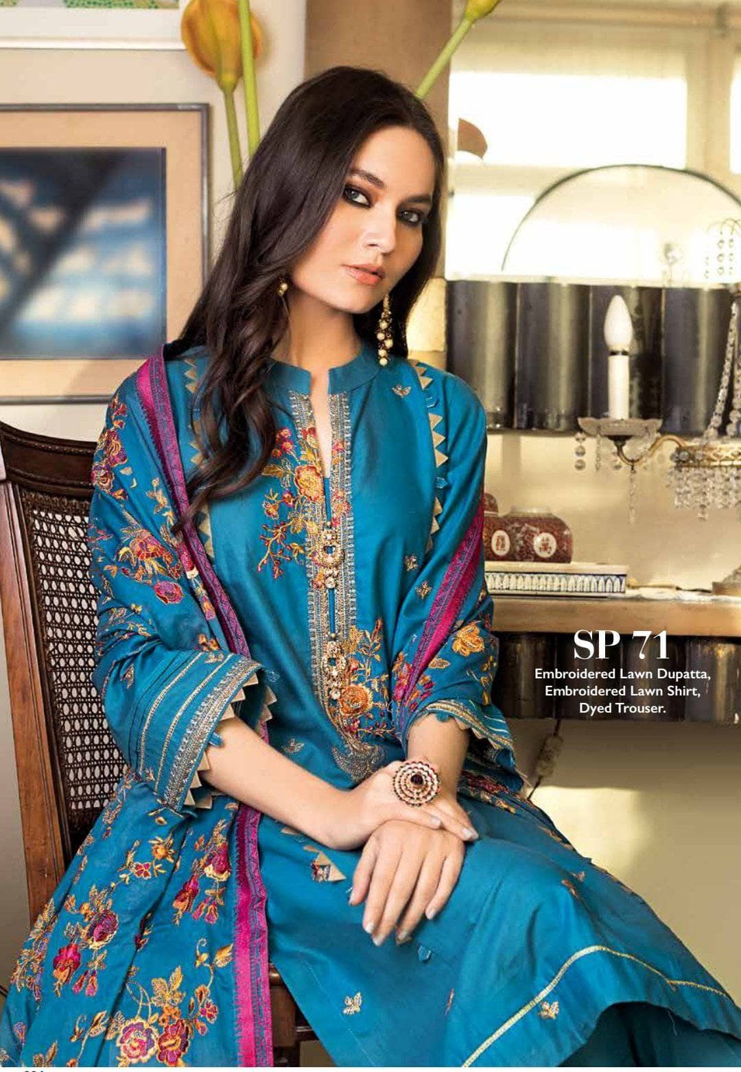 img_gul_ahmed_luxury_collection_2021_awwal_boutique