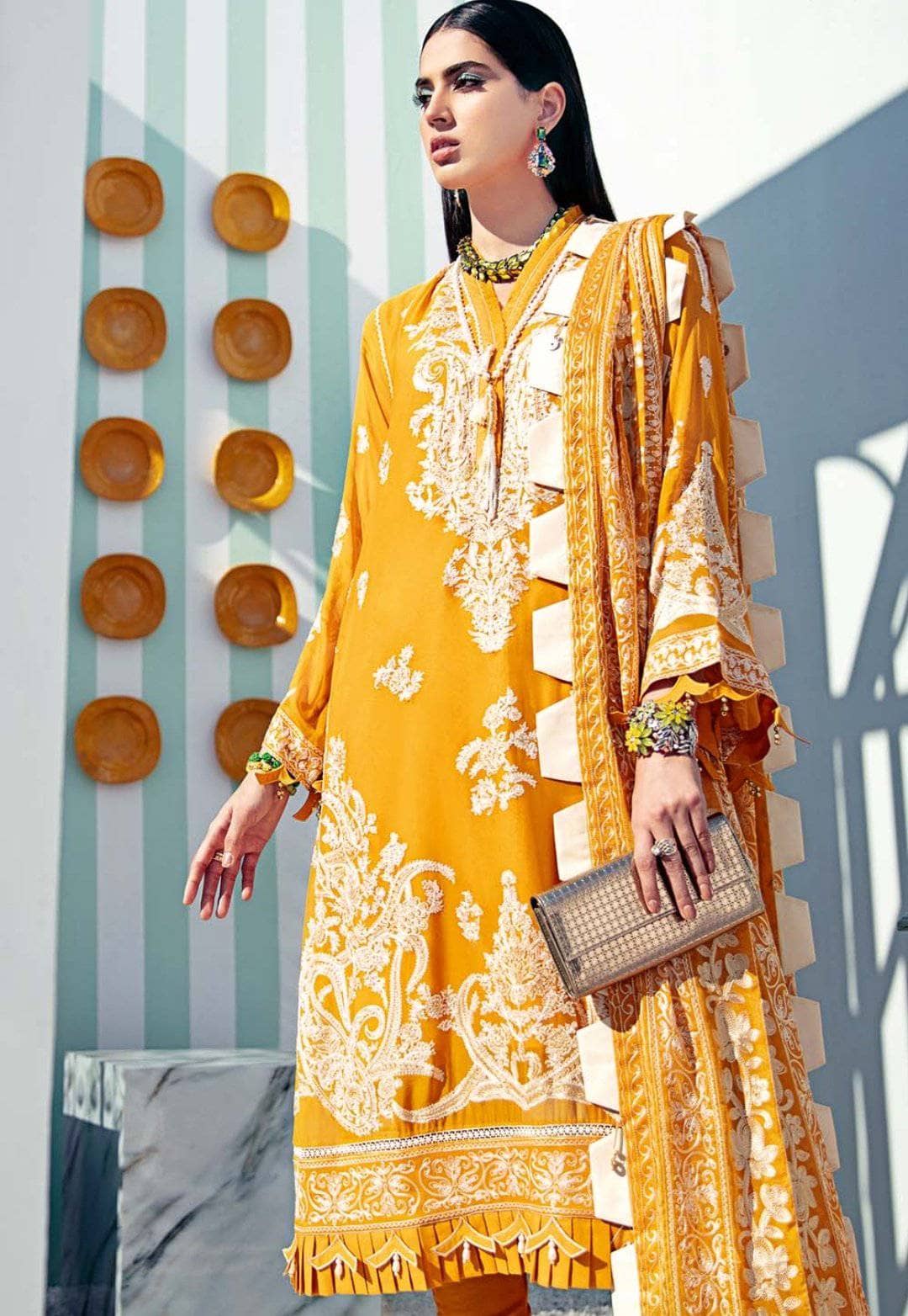 img_gul_ahmed_luxury_collection_2021_awwal_boutique