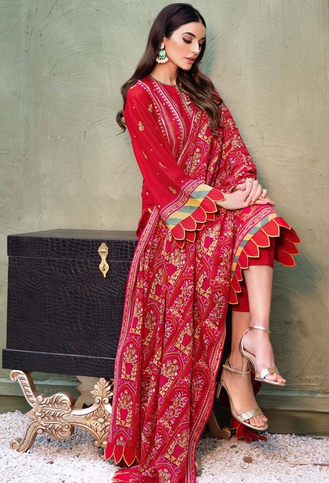 img_gul_ahmed_luxury_collection_2021_awwal_boutique