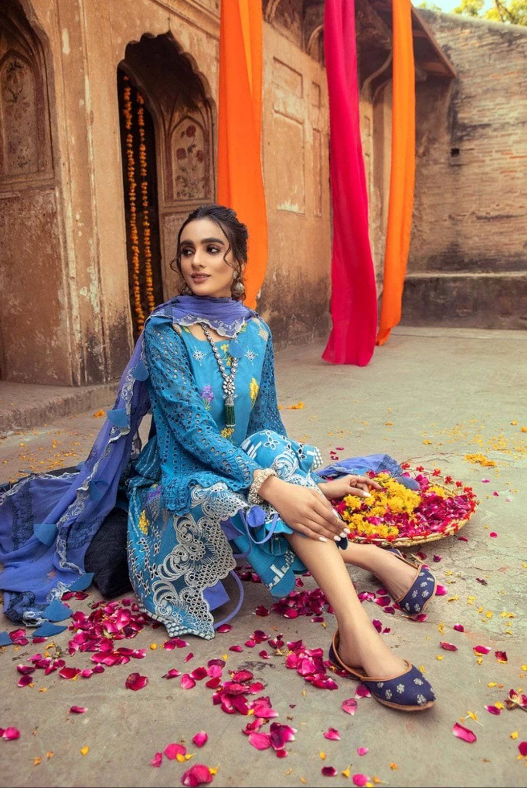 img_charizma_signature_lawn_2021_awwal_boutique