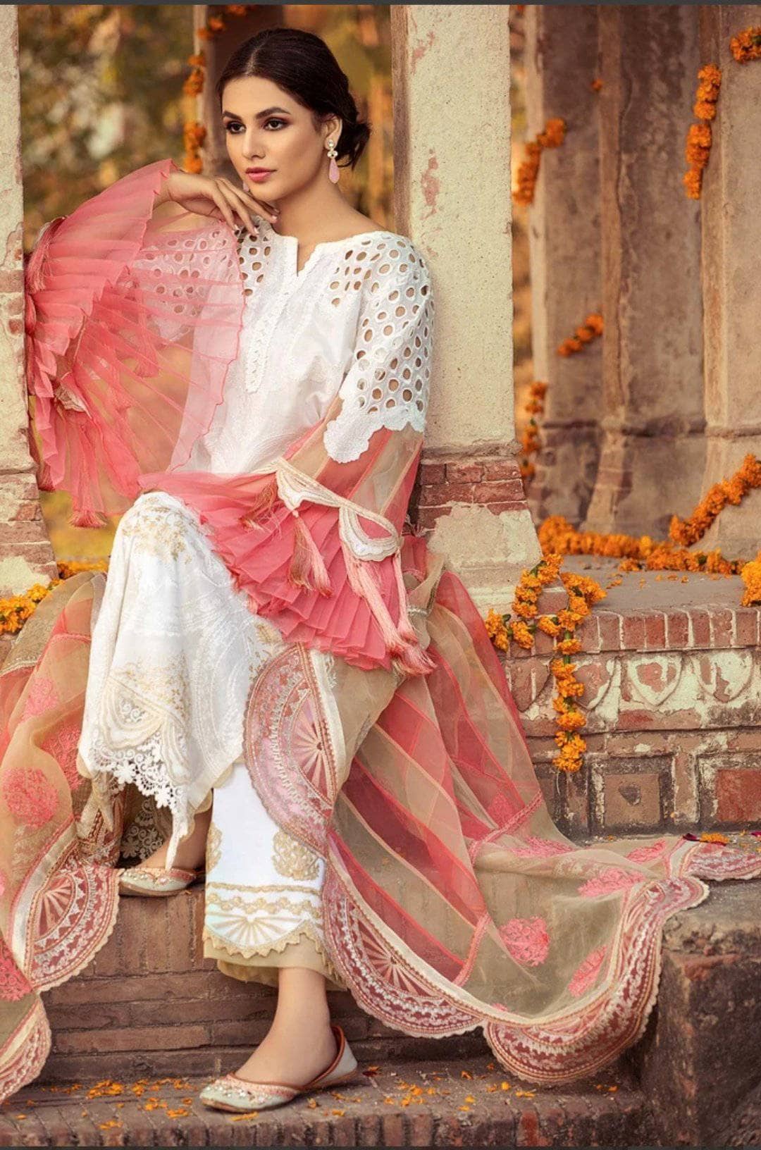 img_charizma_signature_lawn_2021_awwal_boutique