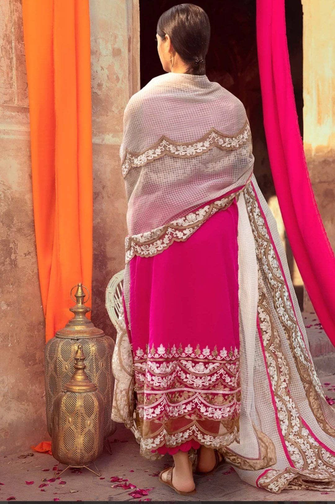 img_charizma_signature_lawn_2021_awwal_boutique