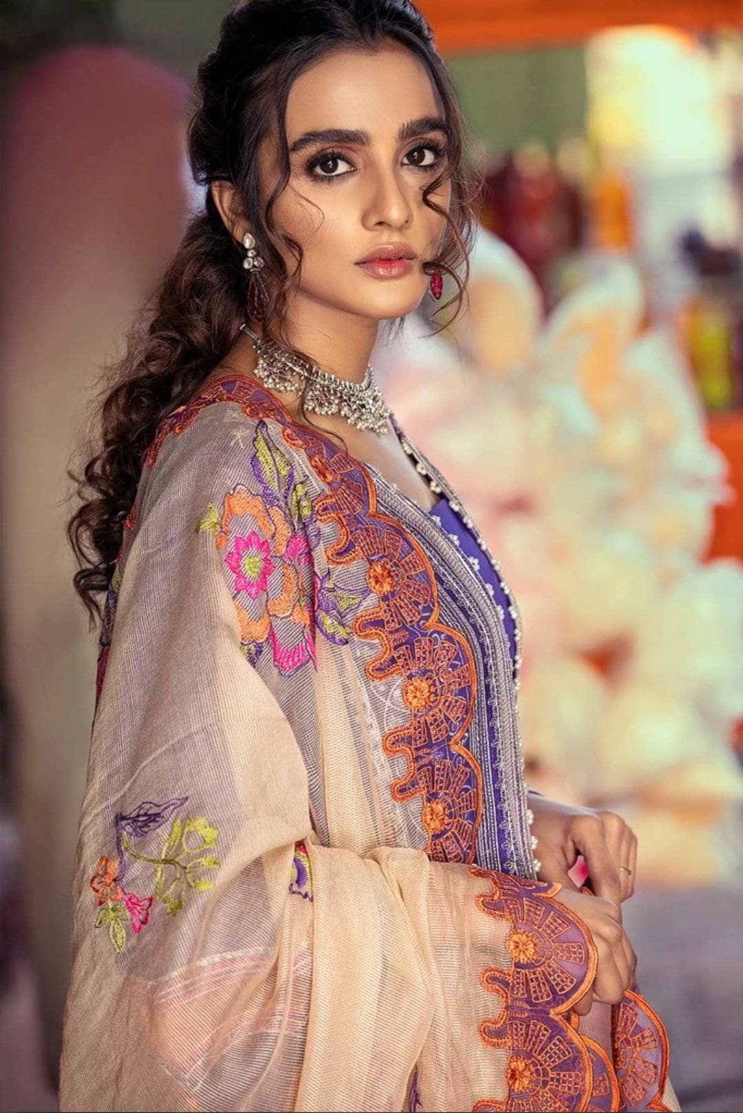 img_charizma_signature_lawn_2021_awwal_boutique