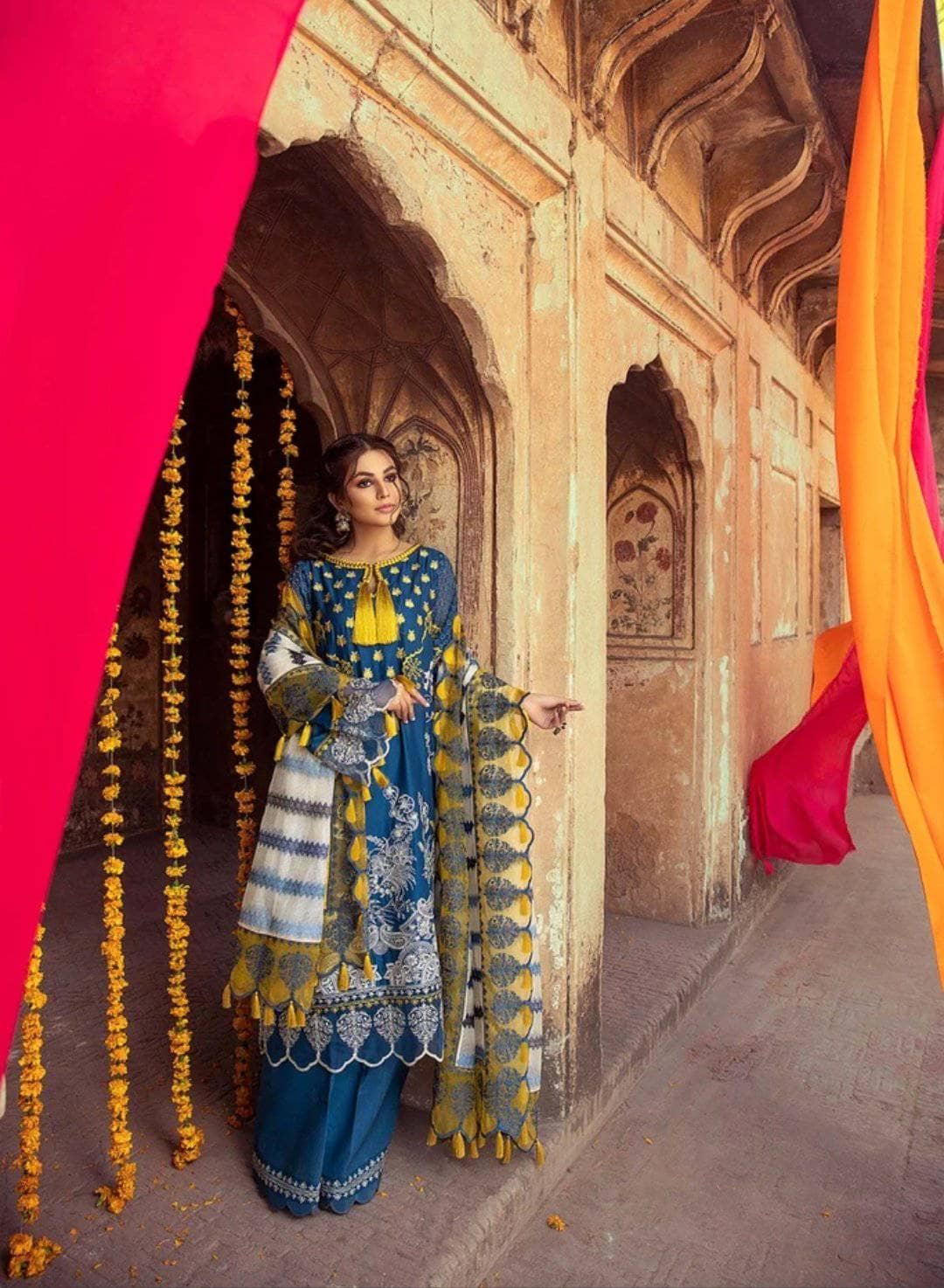 img_charizma_signature_lawn_2021_awwal_boutique