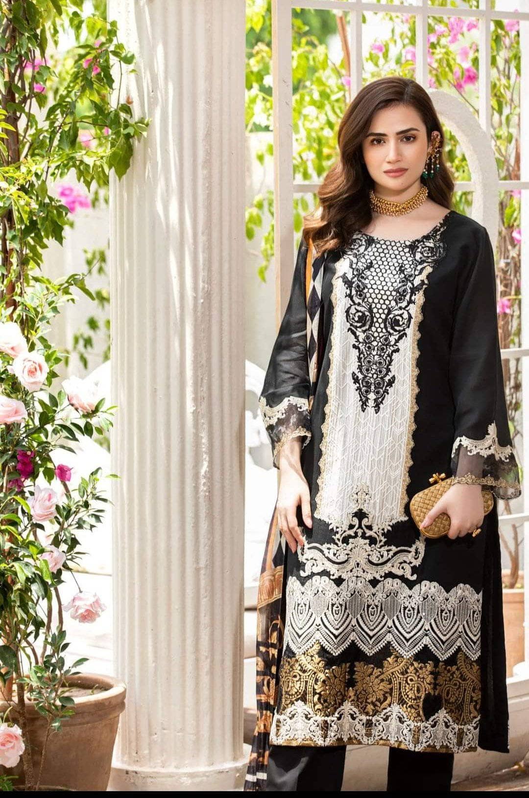 img_manara_lawn_2021_awwal_boutique