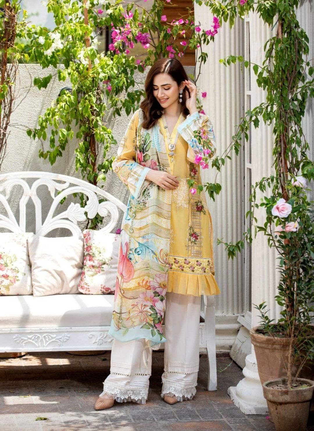 img_manara_lawn_2021_awwal_boutique