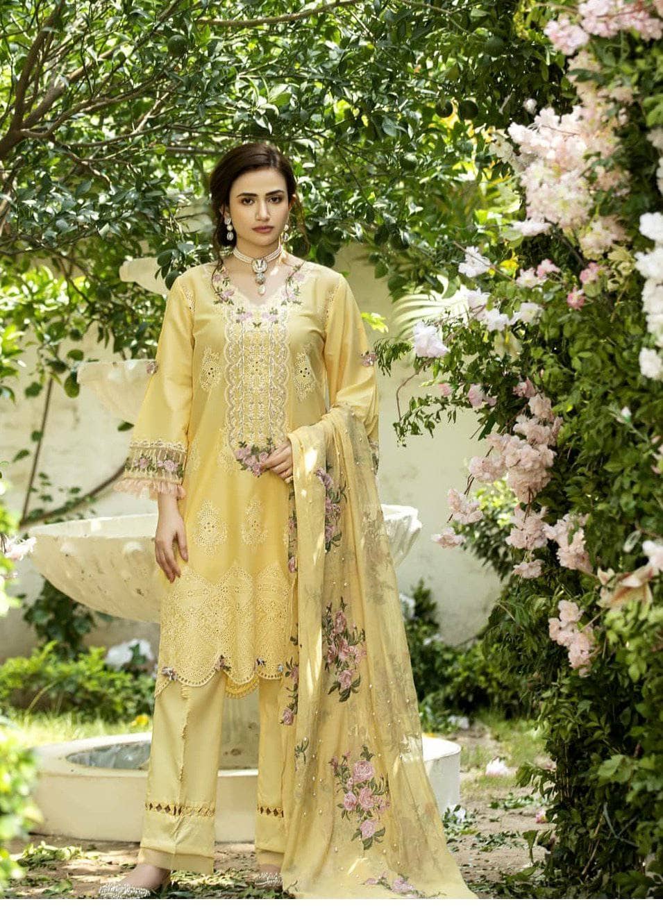 img_manara_lawn_2021_awwal_boutique