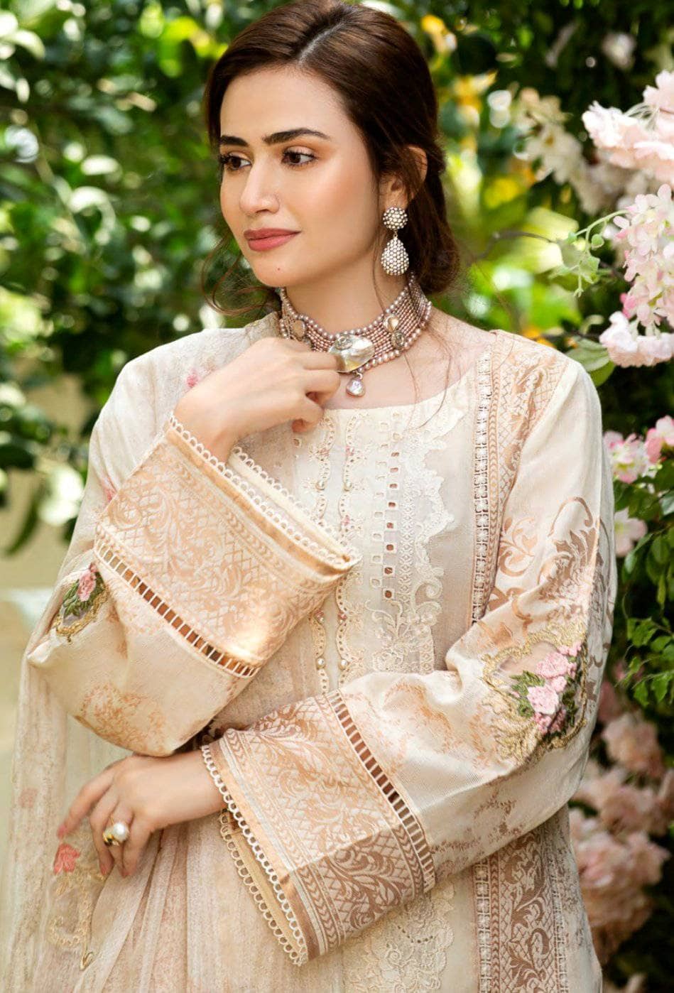 img_manara_lawn_2021_awwal_boutique